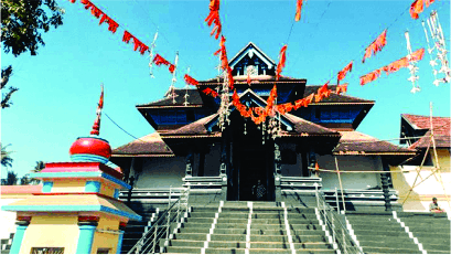 MALAINADU DIVYA DESAM (13) + Ancient Temples of Kerala (17)  (DD-03)